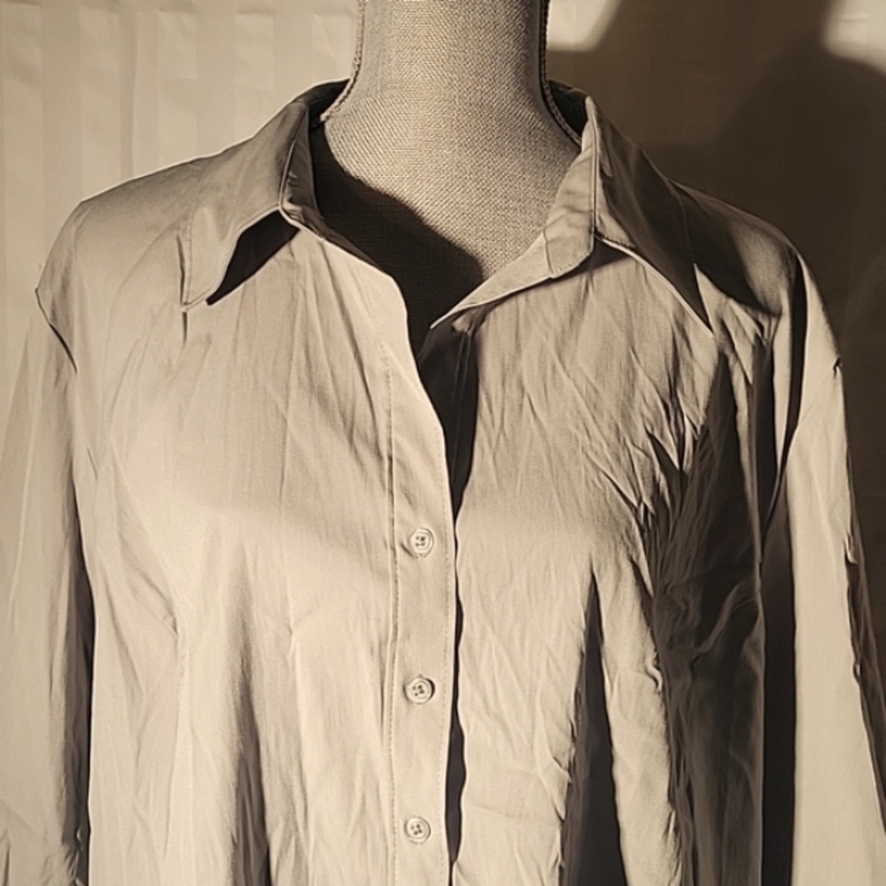 Fred David Woman's Stretchy Beige Button Down Quarter Sleeve Blouse, 3X, NWT - Picture 7 of 8
